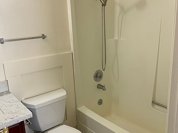5th image of 4230 8th Ave NE #102