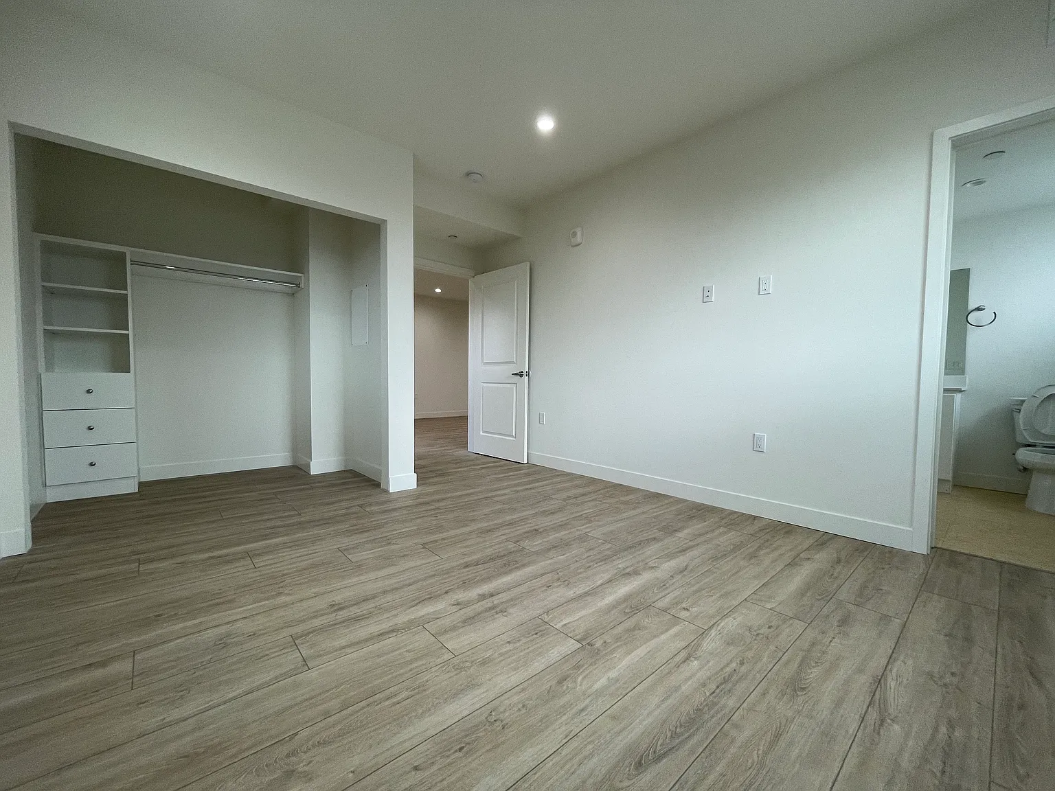 2 bed, $2,595 — Photo 3