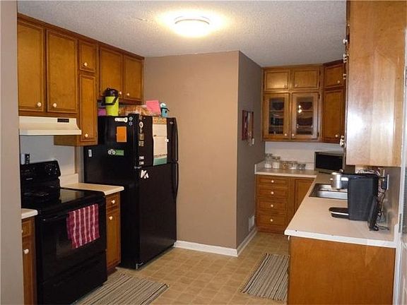 5th image of 650 Granite Ln