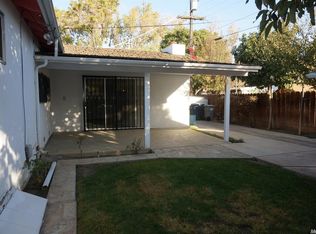 907 W J St, Los Banos, CA 93635
