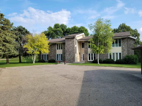 39077 Greenwood Ln, Aberdeen, SD 57401