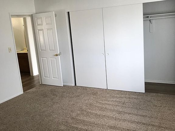 4th image of 16459 Woodruff Ave