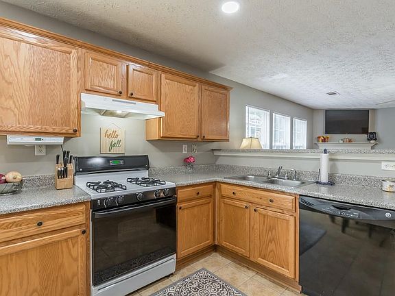 5th image of 622 Stonecrest Dr