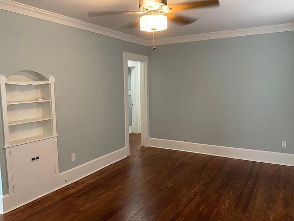 2nd image of 105 W Moreno St #105