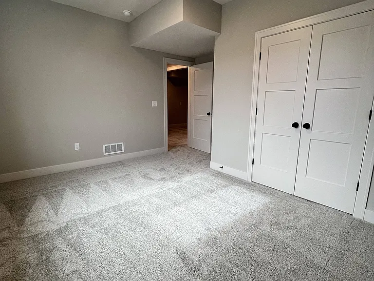 11009 S Millstone Dr — Photo 41