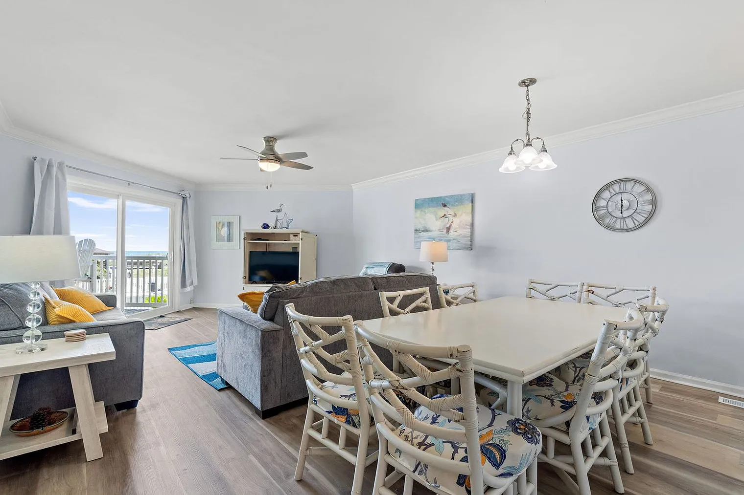 3 bed, 2.0 bath, 1291 sqft, $5,459 — Photo 1