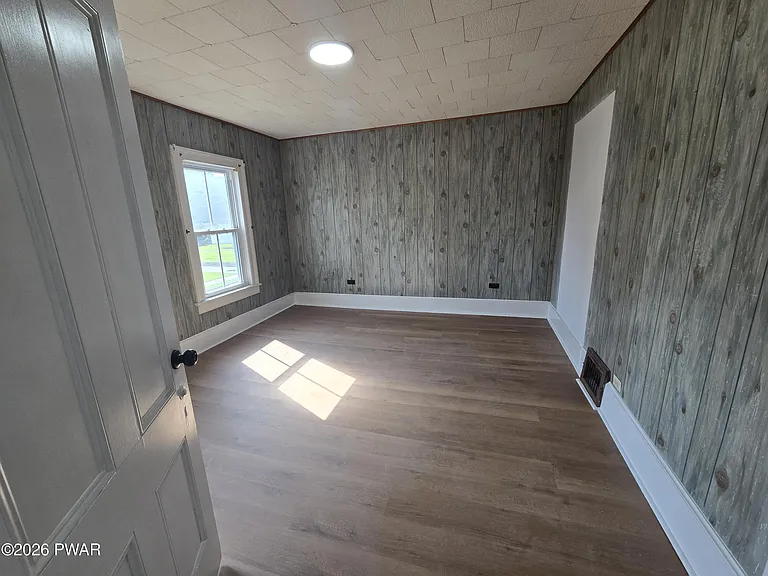 195 W Main St — Photo 5
