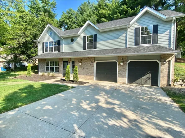 46 Cobblestone Ln, Glen Carbon, IL 62034