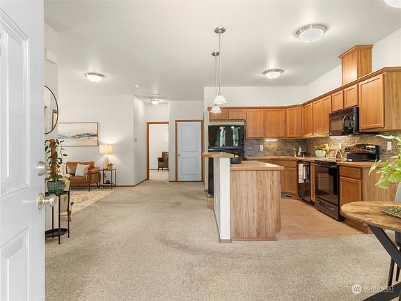 4th image of 5025 66th Avenue SE