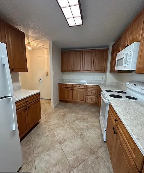 200 N Pickett St #1512 — Photo 6
