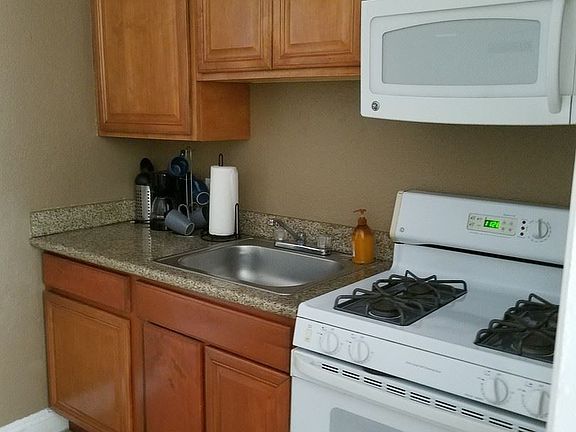 4th image of 3589 Imperial Ave
