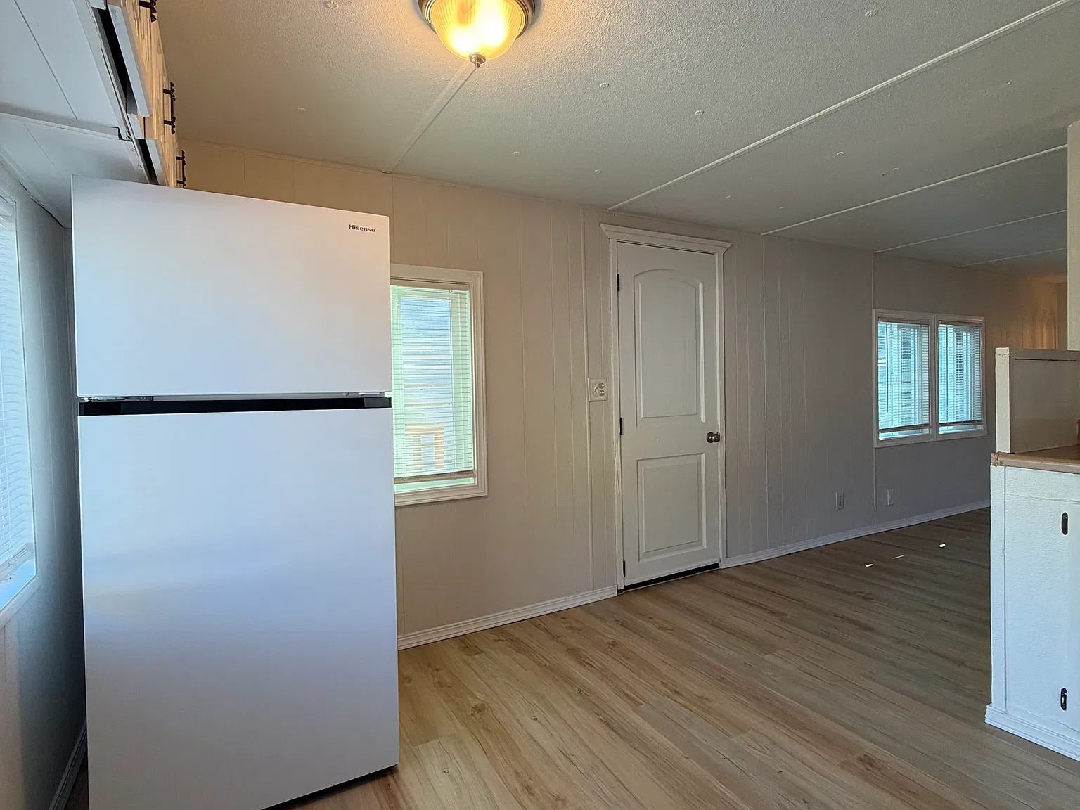 2 bed, 672 sqft, $1,295 — Photo 4