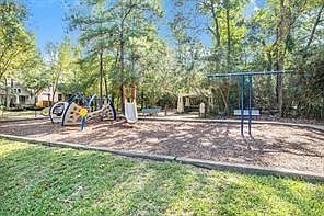 3rd image of 7 W Cottage Grn