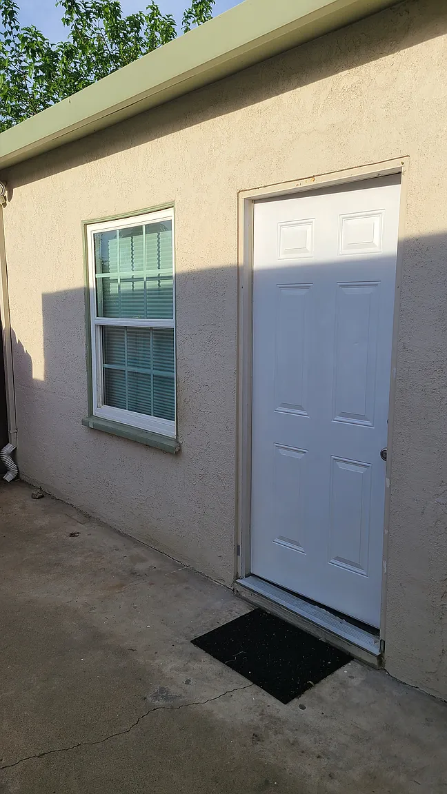 961 Julian St photo 1