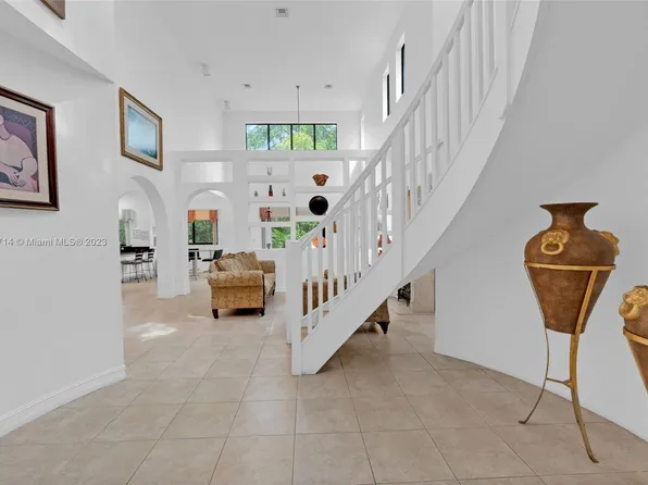 11695 NW 2nd St, Plantation, FL 33325