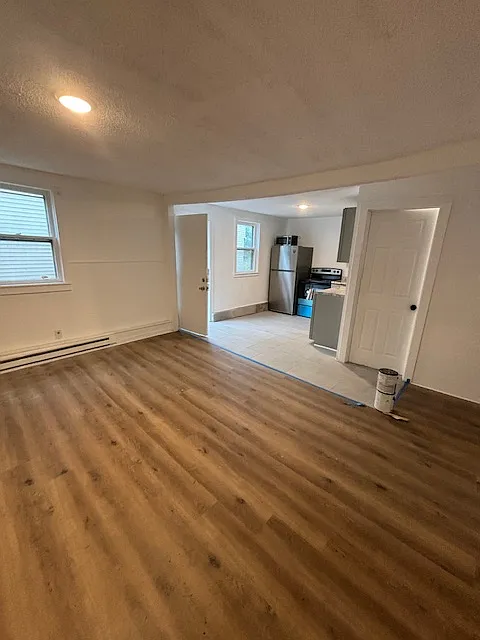 2 bed, 1021 sqft, $1,600 — Photo 3