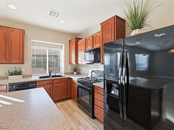 5th image of 7017 Whipple Manor St