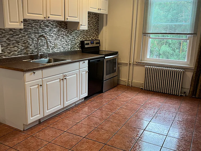 14 E Market St #14 — Photo 12