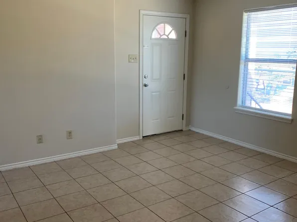 619 E San Jose St APT 4, Laredo, TX 78040