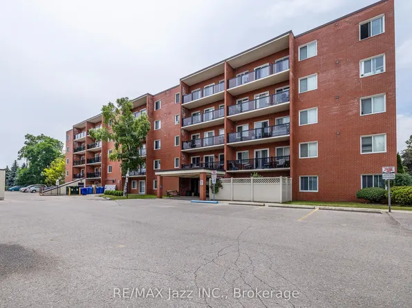 131 Taunton Rd E #304, Oshawa, ON L1G 3T8
