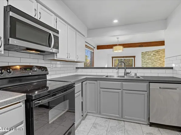 1877 E Tudor Rd #E-101, Anchorage, AK 99507