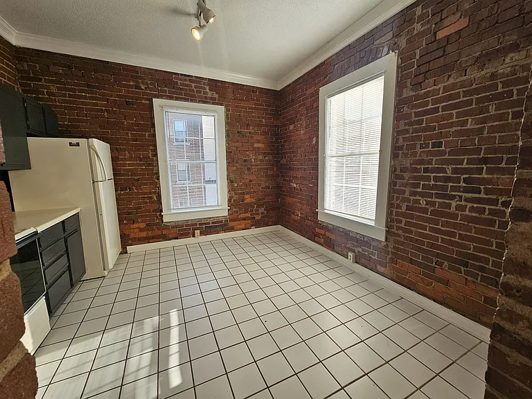607 Lindsay St #4 — Photo 8