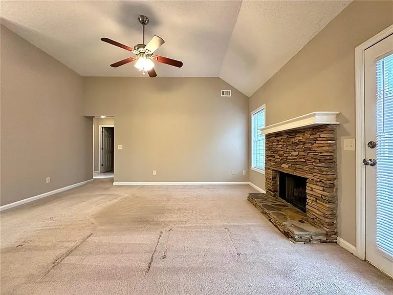 7080 Shady Oak Ln — Photo 3