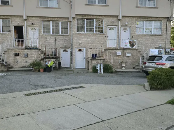 6 Dubois Ave #A, Staten Island, NY 10310
