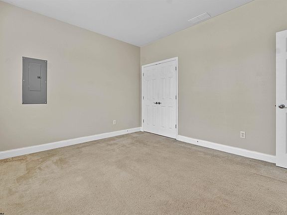 5th image of 3 Ashbury Ln