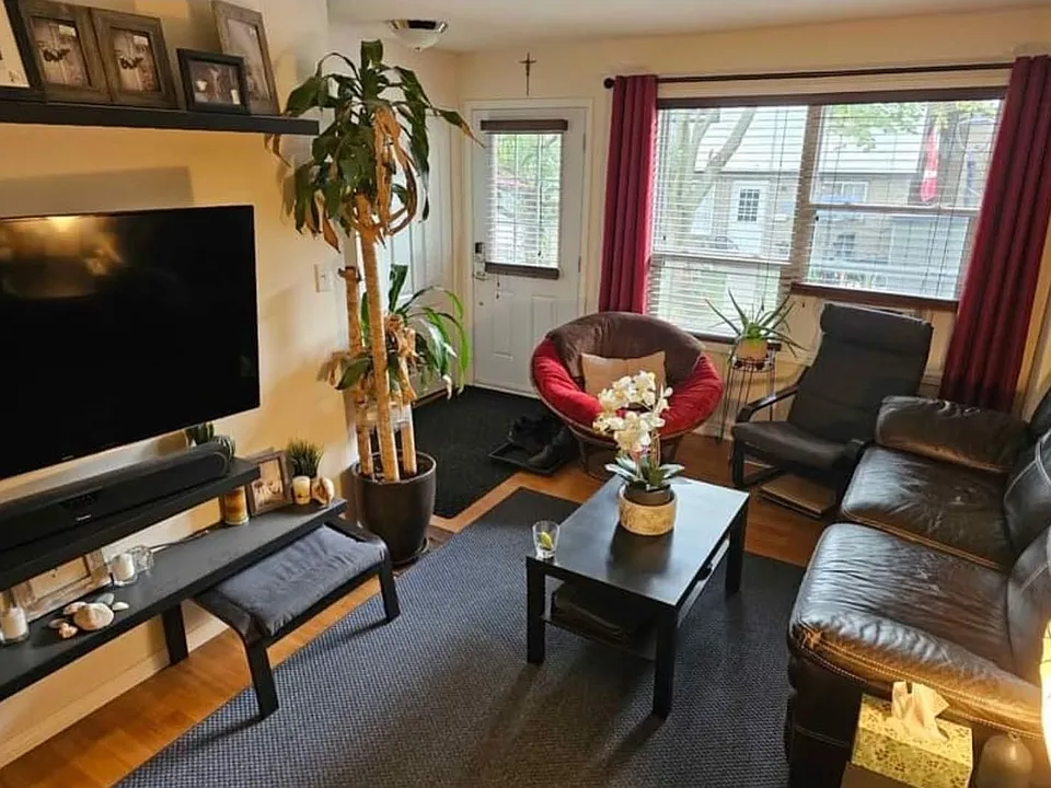 385 Pioneer Dr #1