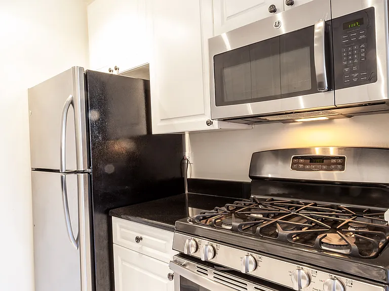 182 E 95th St #12C — Photo 3