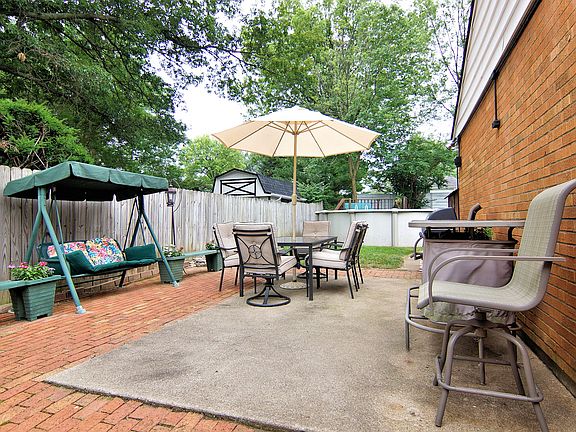 2nd image of 2731 Geraldine Dr