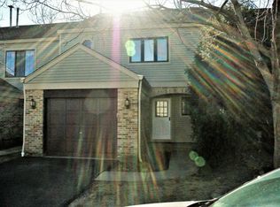 1438 Waukegan Rd, Deerfield, IL 60015