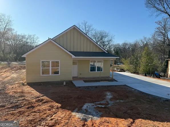 1110 E 7th St, West Point, GA 31833