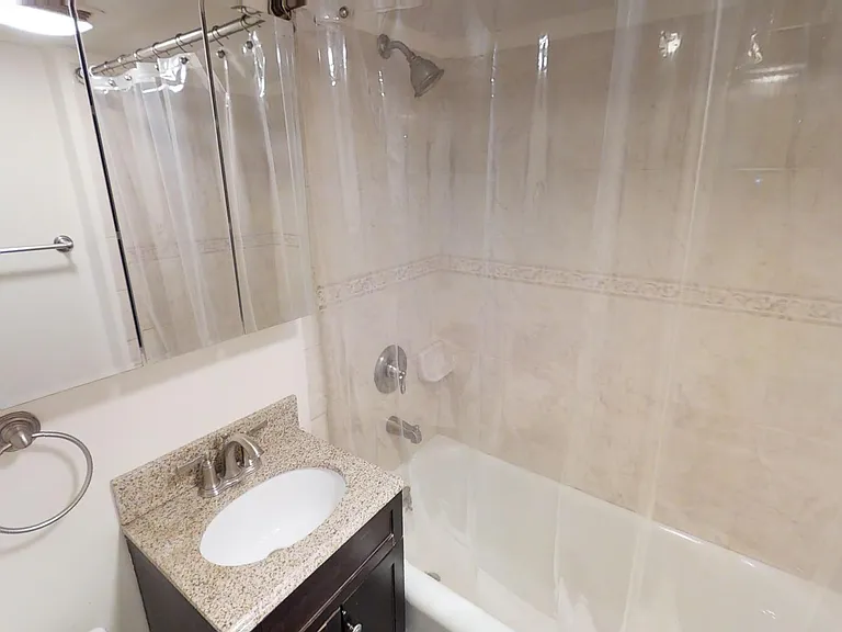 1929 E Genesee St #4 — Photo 5