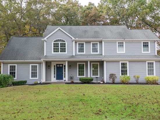 64 Hillcrest Cir, Westfield, MA 01085