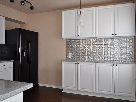 4th image of 5608 Cougar Dr APT 301