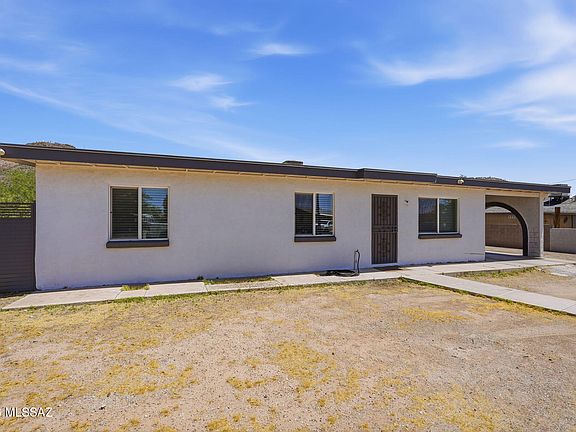 2nd image of 1738 W Pueblo Vista Blvd