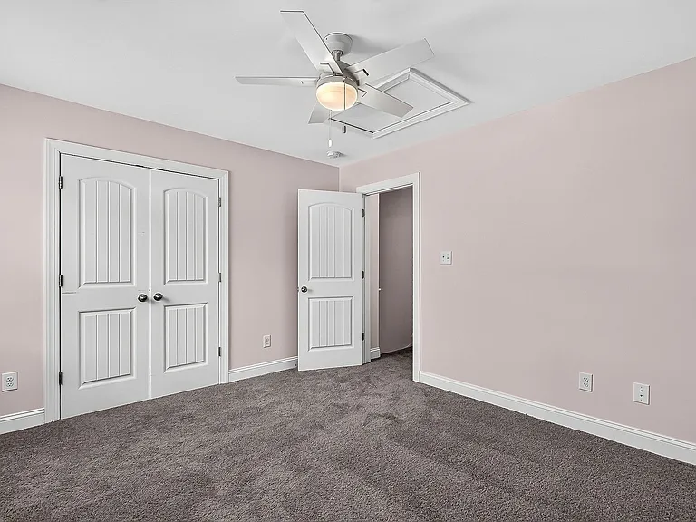 221 Robert Alan Dr — Photo 28