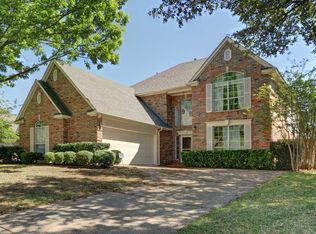2203 Templeton Dr, Arlington, TX 76006