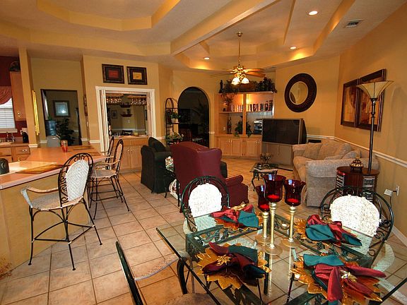 Family & breakfast rooms