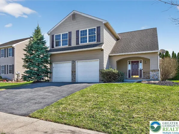 1952 Beaujolais Pl, Easton, PA 18045