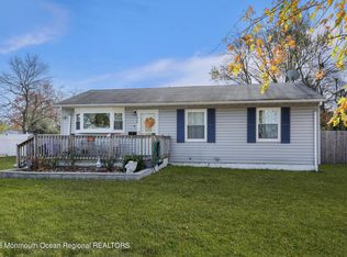 214 Orangewood Dr, Brick, NJ 08723