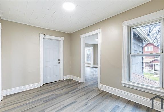 4th image of 25 Wabash St
