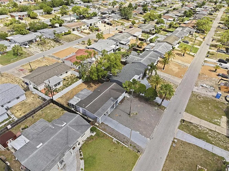 3301 Rosefield Dr — Photo 41