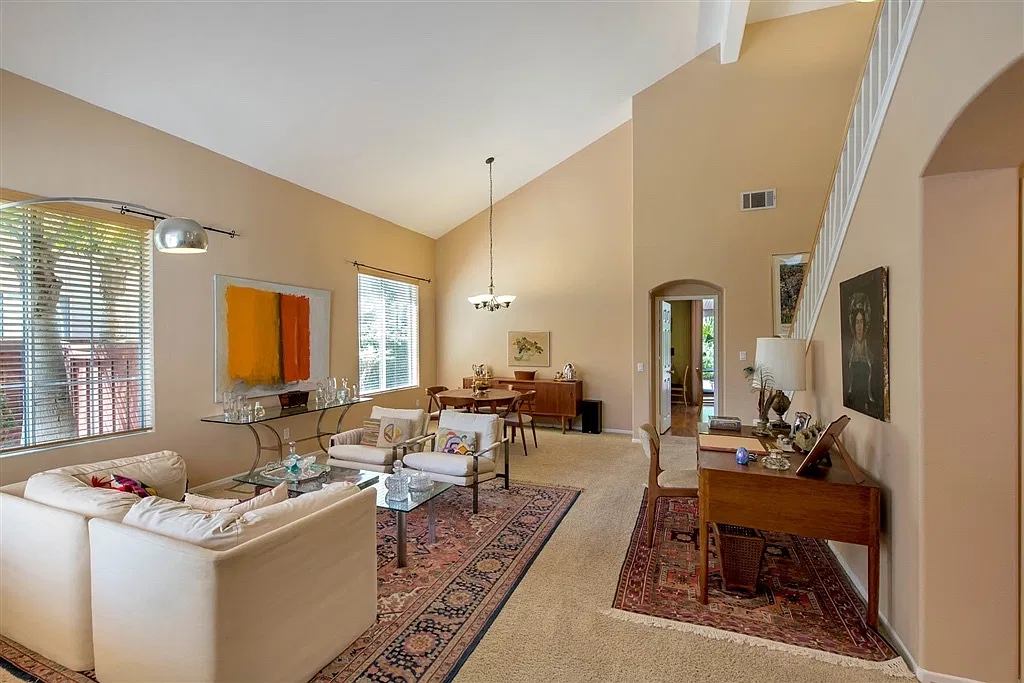 Beautiful 5Bd/3Ba Home With Air Conditioning and Large Yard! — Photo 2