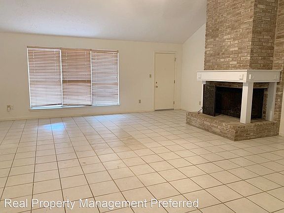 4th image of 13503 Wimbledon Oaks Dr
