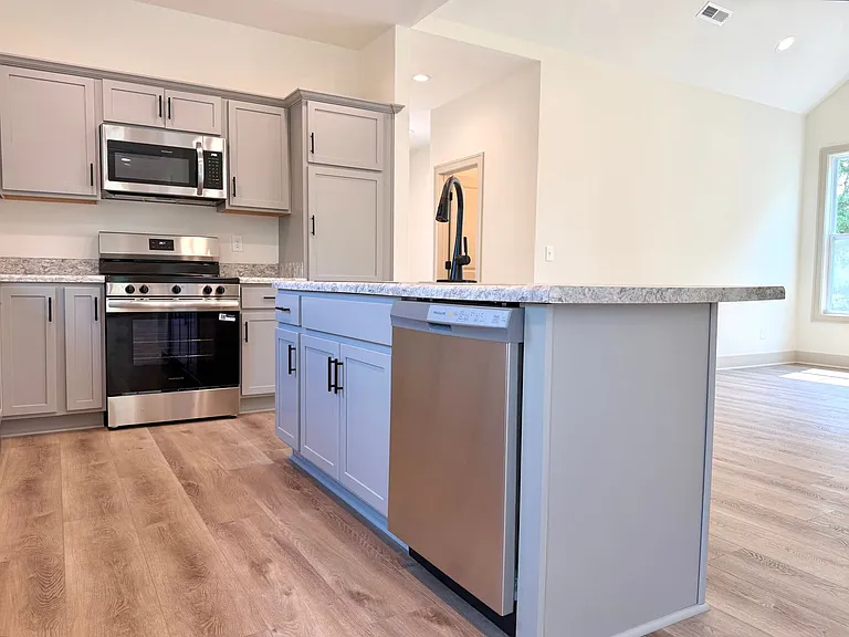 489 S Main St — Photo 11