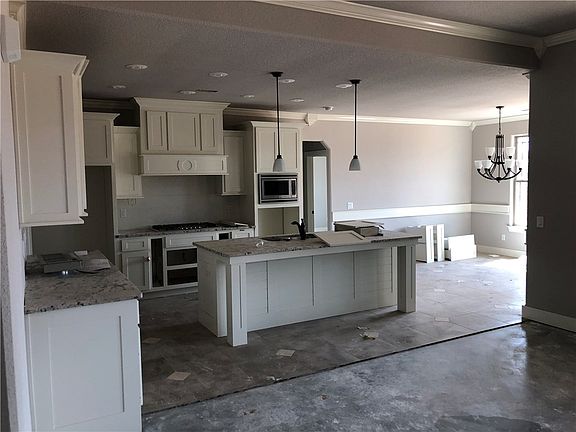2nd image of 1120 Stoneybrook Ln