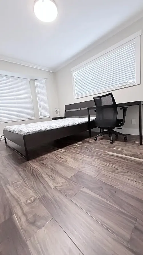 2 bed, 700 sqft, $2,500 — Photo 1